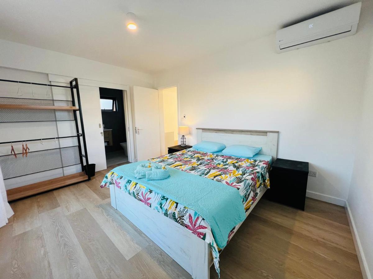 Into The Sea - Modern Home Close To The Beach Albion Bagian luar foto